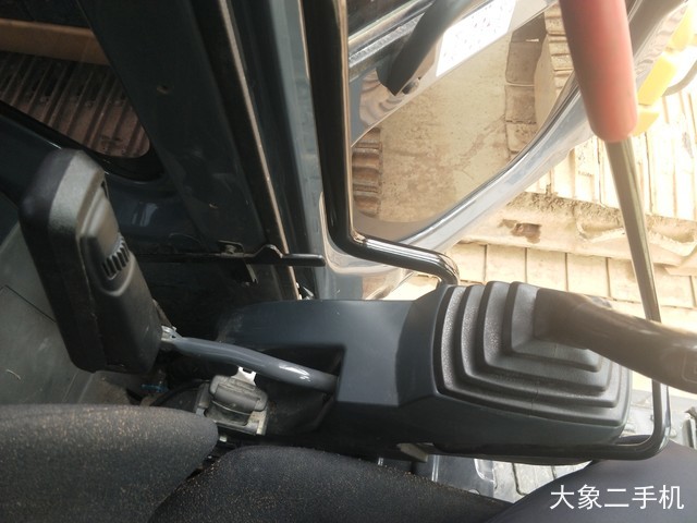 神钢 SK270D 挖掘机