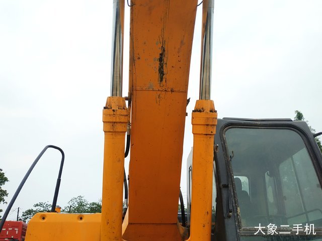 现代 R265LC-7 挖掘机