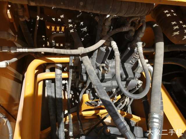 龙工 LG6225 挖掘机