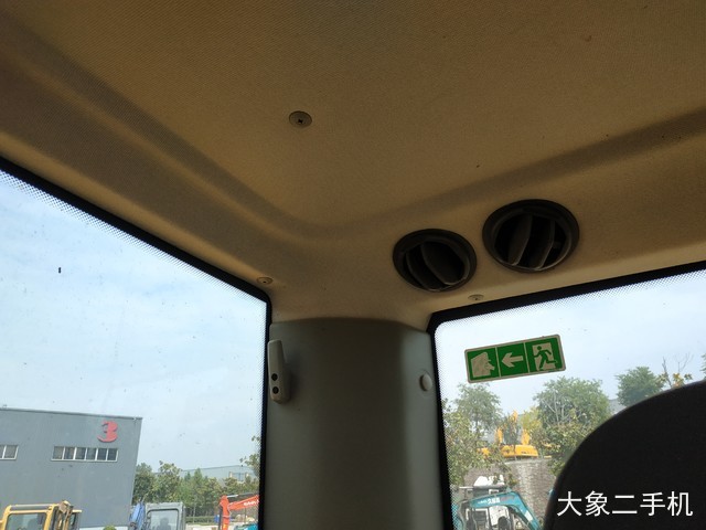 山东临工 E680F 挖掘机