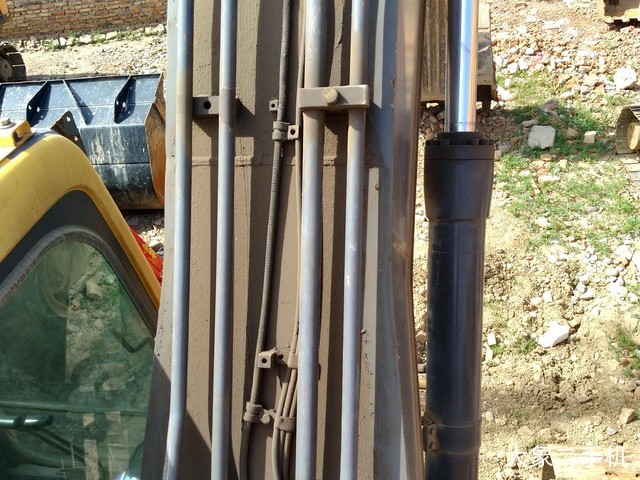 沃尔沃 EC210B 挖掘机