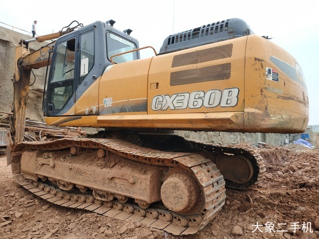 凯斯 CX300B 挖掘机