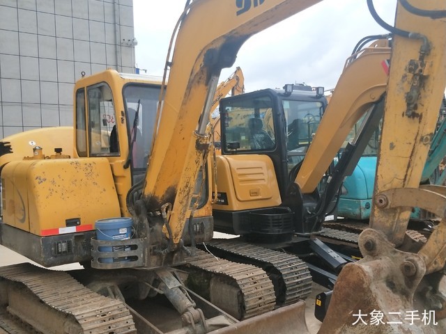 山东临工 LG665 挖掘机