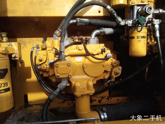 卡特彼勒 323DL 挖掘机