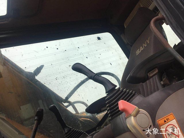 三一重工 SY135C 挖掘机