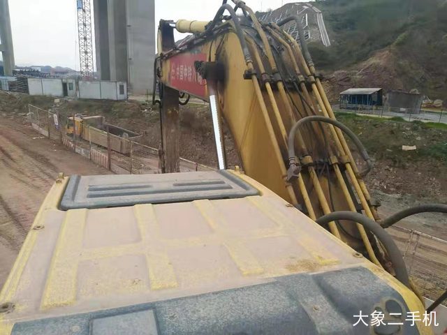 小松 PC240LC-8 挖掘机