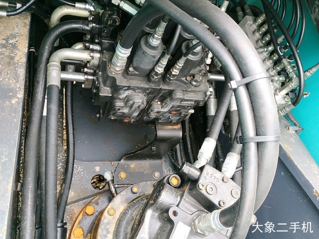 神钢 SK210LC-8 挖掘机