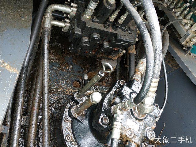 神钢 SK270D-8 挖掘机