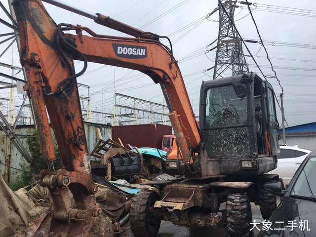 斗山 DX60W 挖掘机