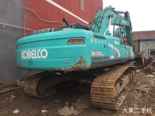 神钢 SK260 挖掘机