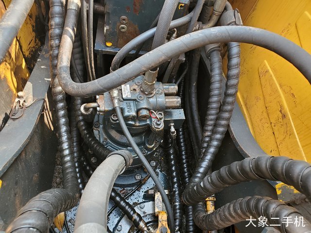 现代 R150LC-9 挖掘机