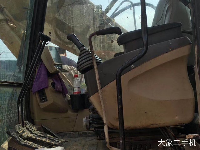 卡特彼勒 320C 挖掘机