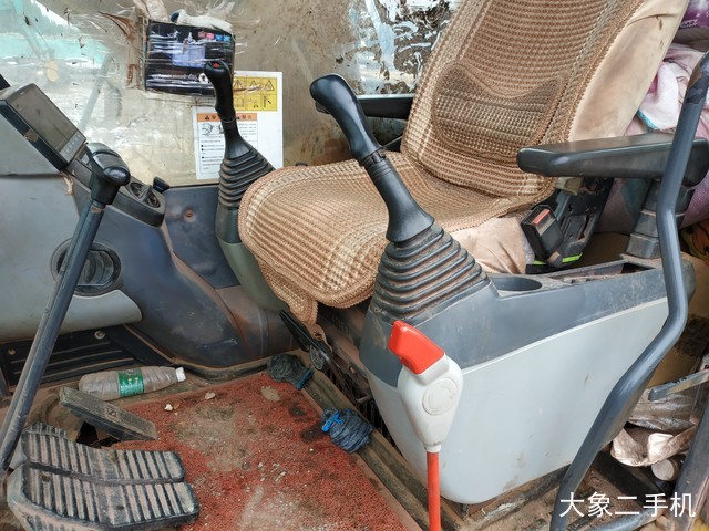 小松 PC240LC-8 挖掘机