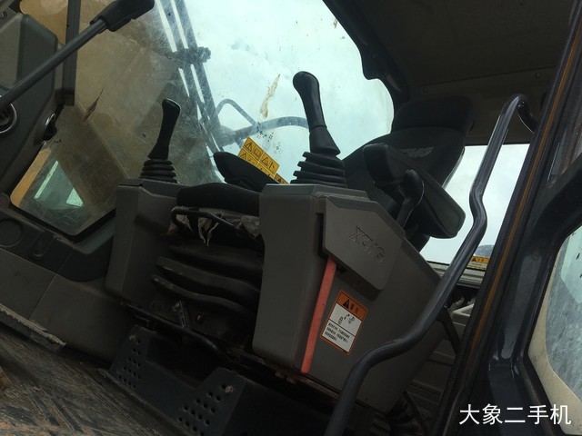 徐工 XE200D 挖掘机