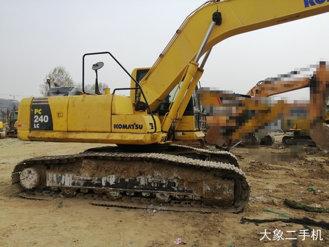 小松 PC240LC-8 挖掘机