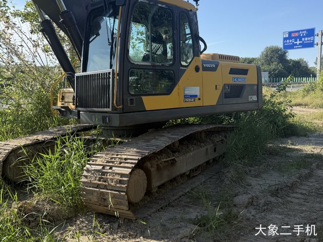 沃尔沃 EC240B 挖掘机