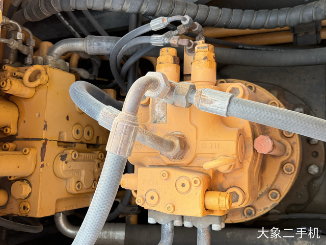 三一重工 SY215C-9 挖掘机
