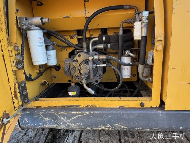 沃尔沃 EC240B 挖掘机