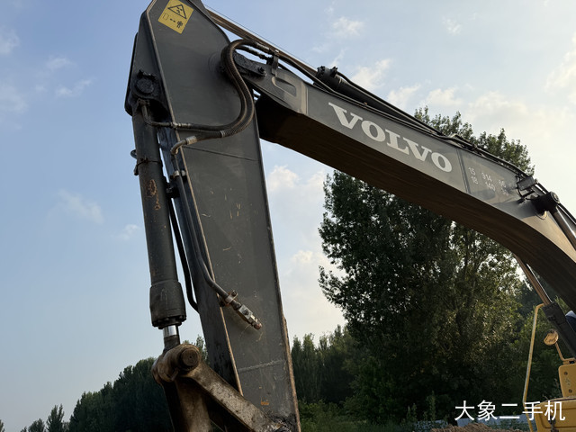 沃尔沃 EC210BLC 挖掘机