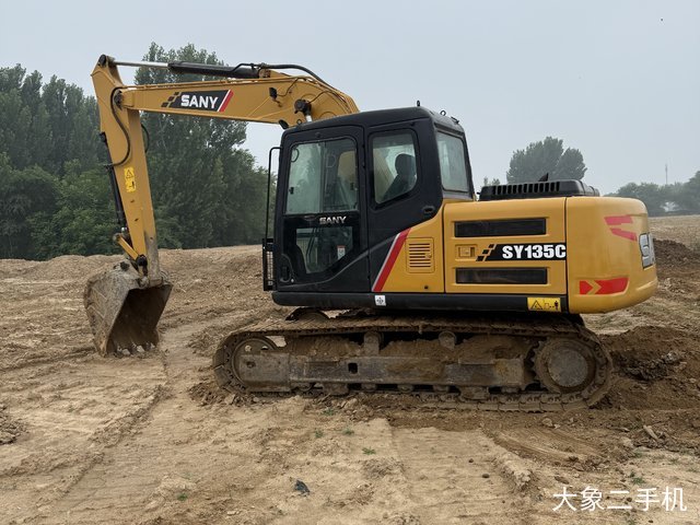 三一重工 SY135C 挖掘机
