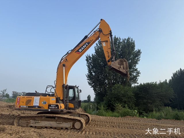 三一重工 SY235C-9 挖掘机