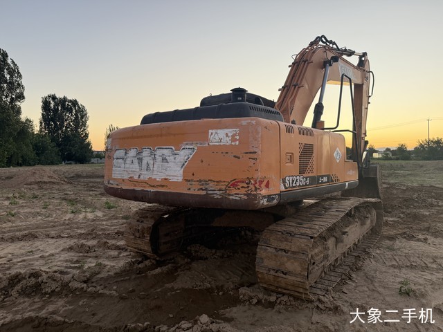 三一重工 SY235C-9 挖掘机