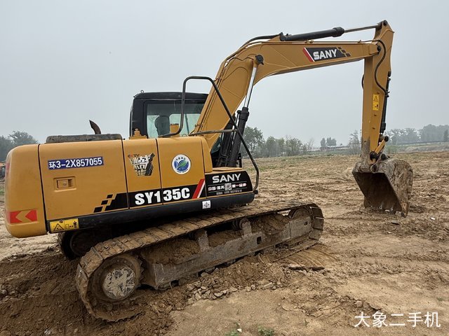 三一重工 SY135C 挖掘机