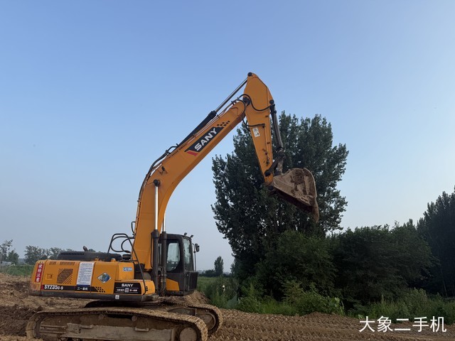 三一重工 SY235C-9 挖掘机