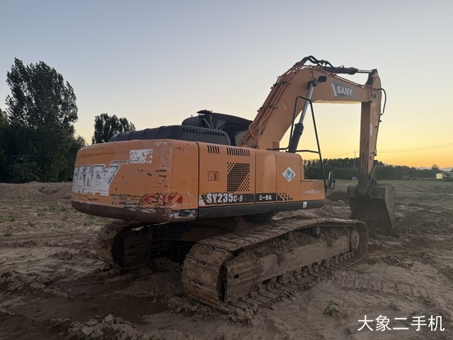 三一重工 SY235C-9 挖掘机