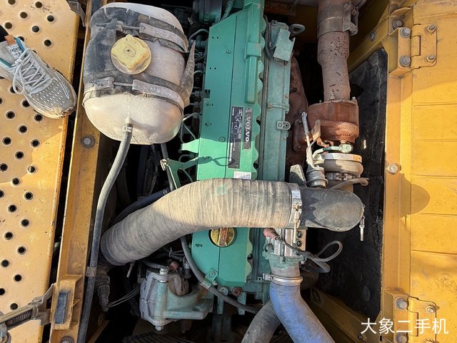 沃尔沃 EC240B 挖掘机