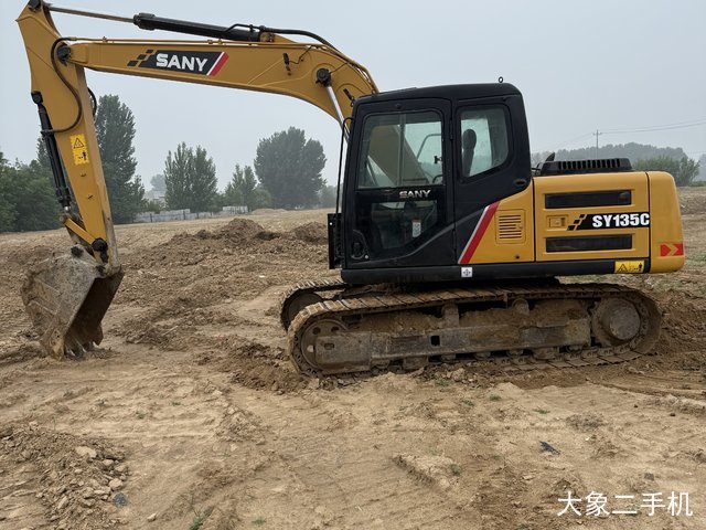 三一重工 SY135C 挖掘机