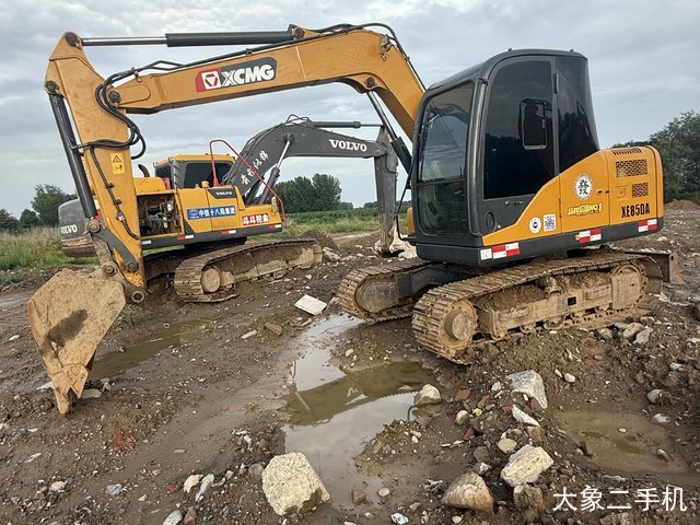 徐工 XE85D 挖掘机
