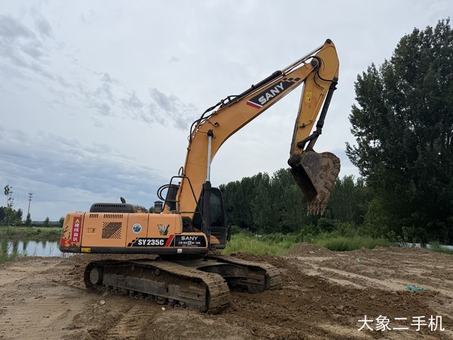 三一重工 SY235C-9 挖掘机