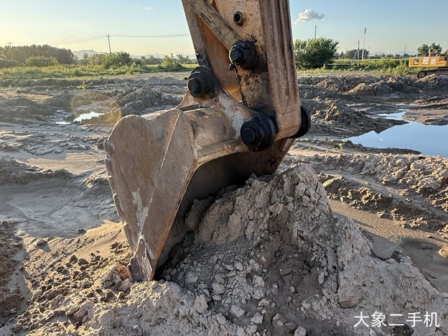 三一重工 SY215C-9 挖掘机