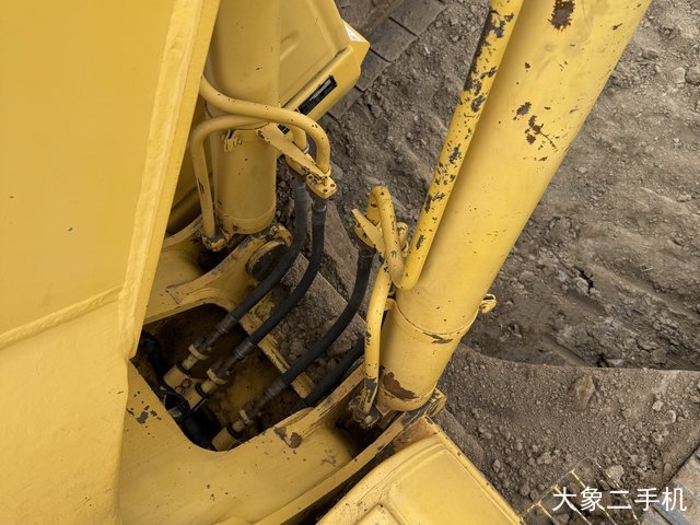 小松 PC240LC-8M0 挖掘机