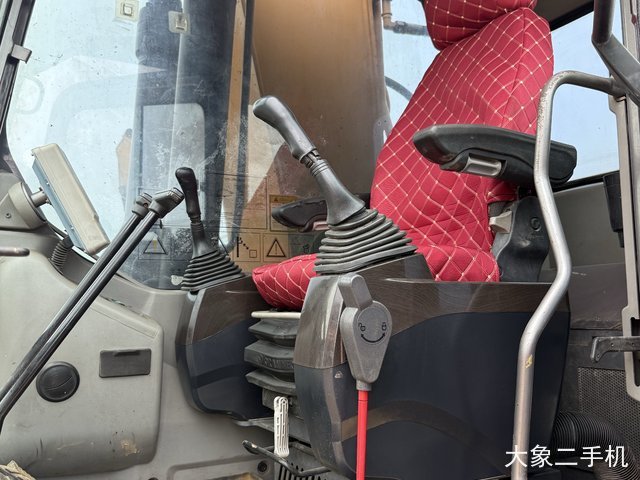 三一重工 SY235C-9 挖掘机