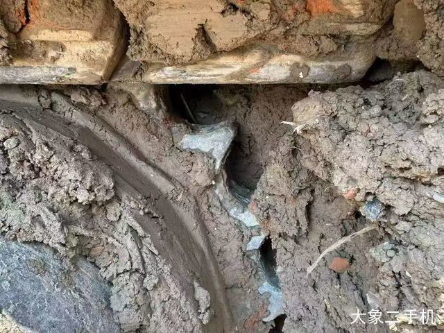 神钢 SK260 挖掘机