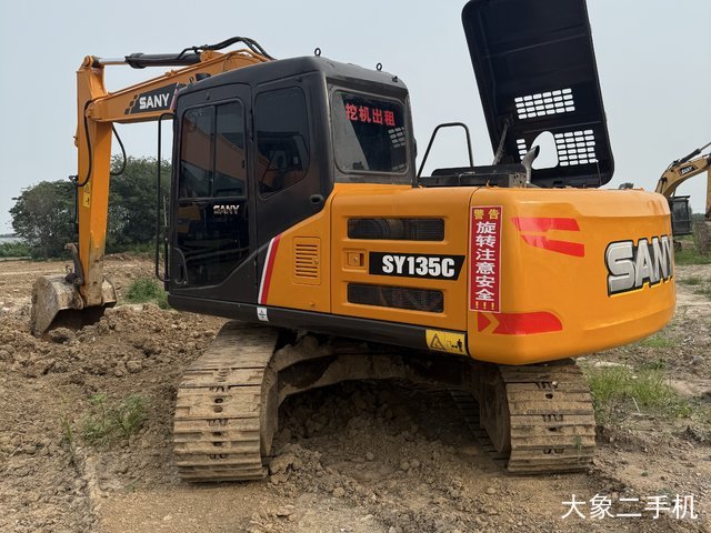 三一重工 SY135C 挖掘机