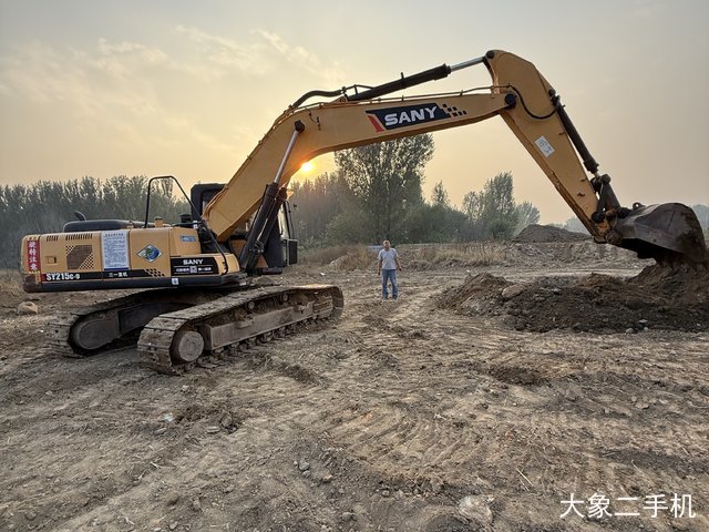三一重工 SY215C-9 挖掘机