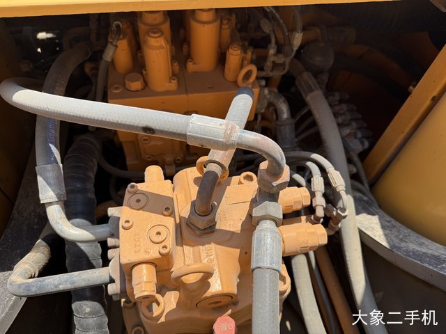 三一重工 SY215C-9 挖掘机
