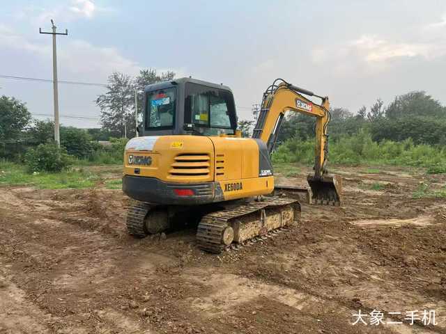 徐工 XE60D 挖掘机