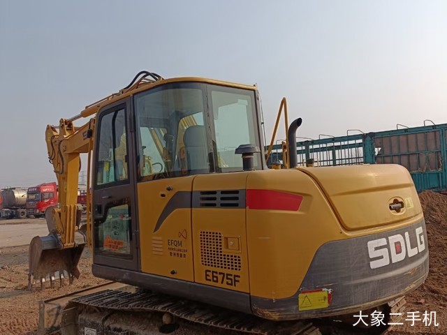 山东临工 E685F 挖掘机