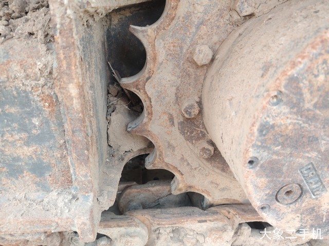 山东临工 E660FL 挖掘机