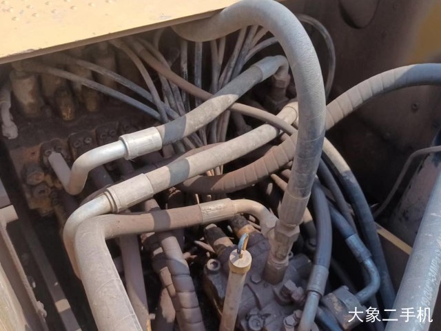 卡特彼勒 323D2L 挖掘机