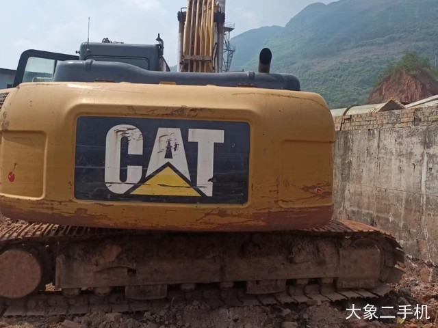 卡特彼勒 323D2L 挖掘机