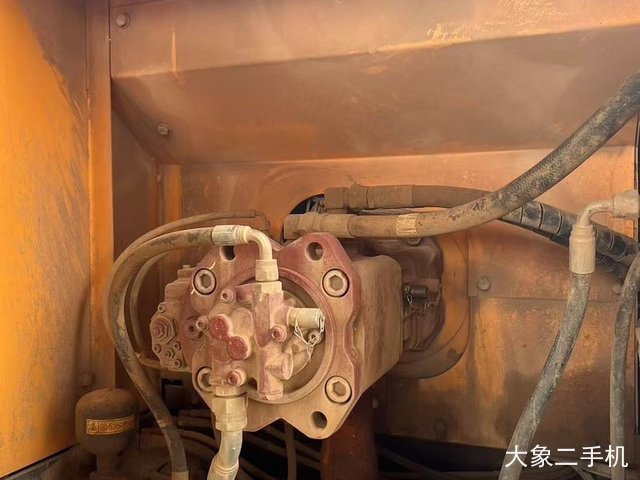 现代 R225LC-7 挖掘机