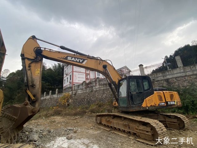 三一重工 SY235C-9 挖掘机