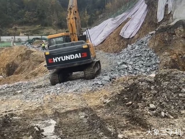 现代 130LVS 挖掘机