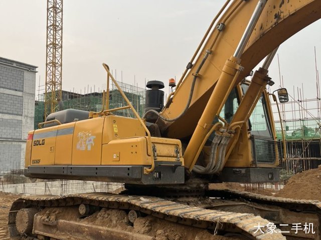 山东临工 E6360F 挖掘机