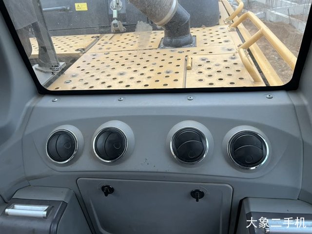 山东临工 E6360F 挖掘机